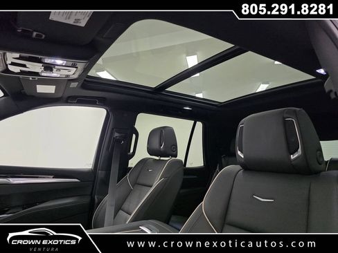 Used 2026 Cadillac Escalade Luxury AWD/4WD image 30