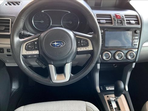 Used 2017 Subaru Forester 2.5i Premium AWD/4WD image 8