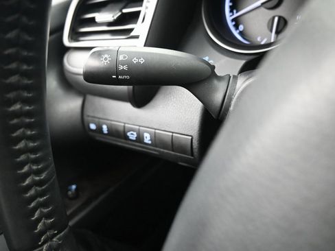 Used 2021 Toyota Camry SE image 16