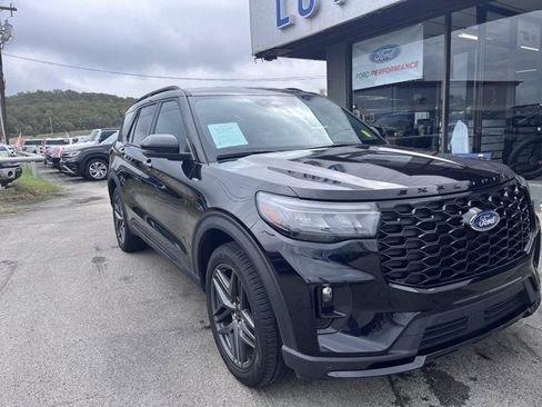 Used 2025 Ford Explorer ST-Line w/ ST-Line Street Pack image 1