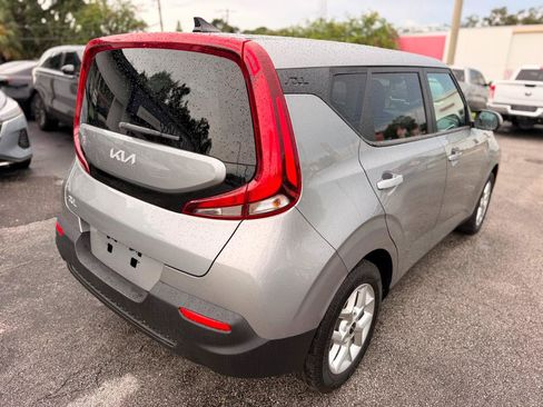 Used 2022 Kia Soul LX w/ Technology Package FWD image 7