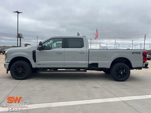 New 2026 Ford F350 Lariat w/ Black Appearance Package image 8