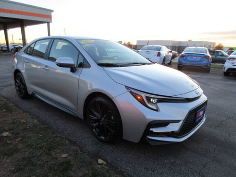 Used 2025 Toyota Corolla SE image 7