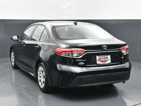 Used 2026 Toyota Corolla LE FWD image 4