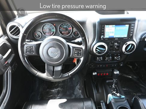 Used 2012 Jeep Wrangler Unlimited Rubicon image 19