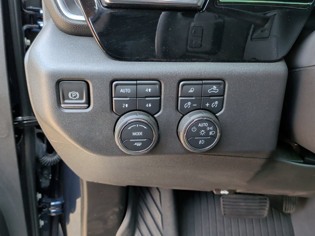 Used 2022 Chevrolet Silverado 1500 LTZ AWD/4WD image 16
