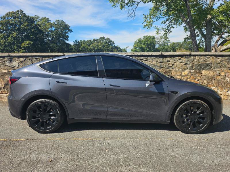Used 2022 Tesla Model Y Long Range AWD/4WD image 10