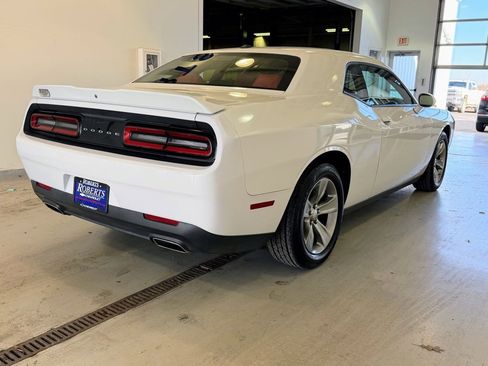 Used 2019 Dodge Challenger SXT image 3