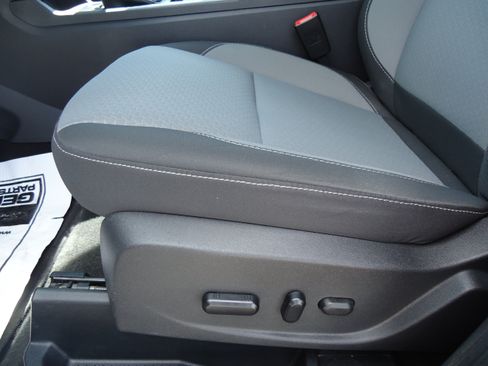 Used 2018 Ford Escape SE w/ SE Sync 3 Package AWD/4WD image 22