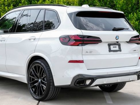 Used 2026 BMW X5 xDrive40i w/ M Sport Package AWD/4WD image 14