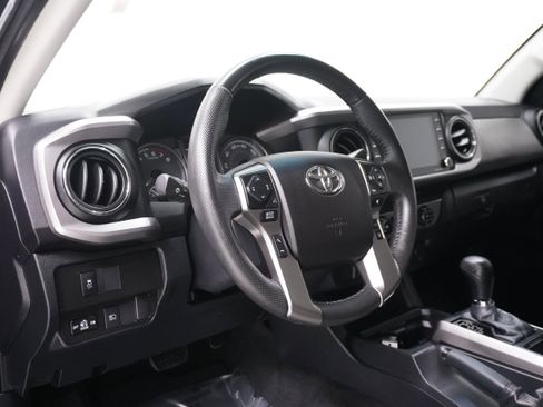 Used 2021 Toyota Tacoma SR5 image 9