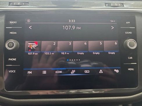 Used 2022 Volkswagen Tiguan SE image 12