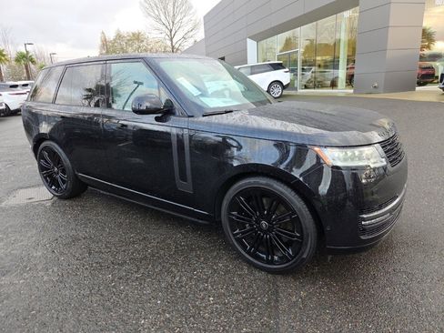 New 2025 Land Rover Range Rover SE image 8