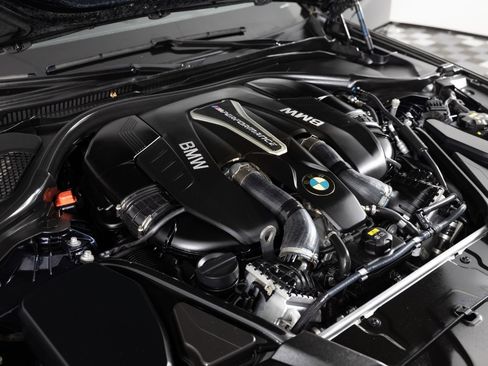 Used 2019 BMW M550i xDrive AWD/4WD image 41