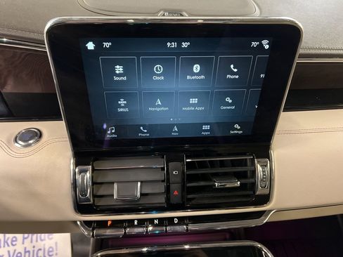 Used 2018 Lincoln Navigator L Reserve w/ Technology Package image 10