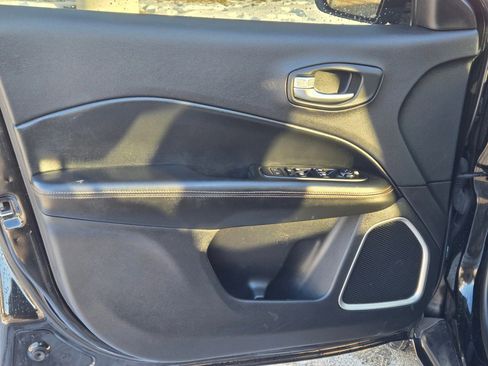 Used 2019 Jeep Compass Limited w/ Safety & Security Group AWD/4WD image 18