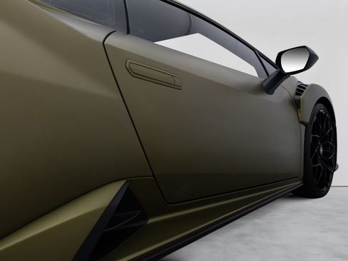 Used 2022 Lamborghini Huracan STO RWD image 38