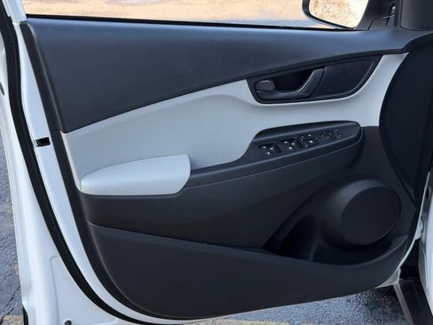 Used 2023 Hyundai Kona SEL image 15