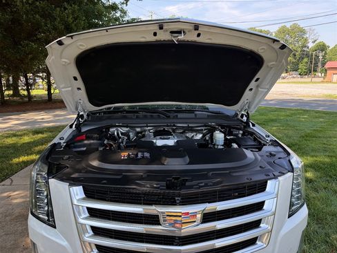 Used 2016 Cadillac Escalade Premium AWD/4WD image 72