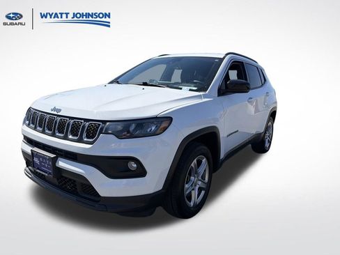 Used 2024 Jeep Compass Latitude image 1