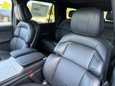 New 2026 Lincoln Navigator L Reserve image 12