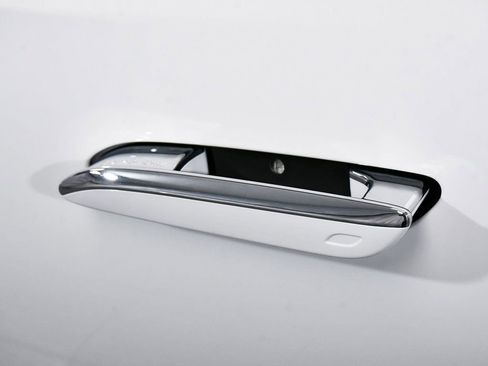 Used 2025 Mercedes-Benz E 450 4MATIC Sedan image 11