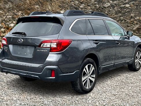 Used 2018 Subaru Outback 2.5i Limited image 2