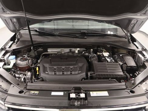 Used 2024 Volkswagen Tiguan SE image 23