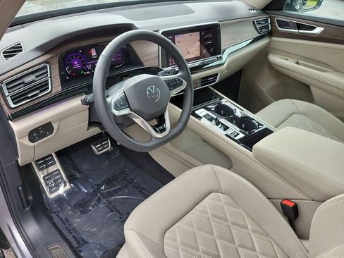 Certified 2025 Volkswagen Atlas SEL Premium R-Line image 25