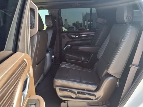 Used 2022 GMC Yukon Denali AWD/4WD image 25
