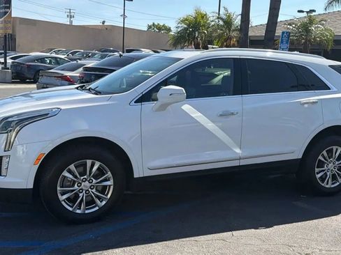 Used 2020 Cadillac XT5 Premium Luxury FWD image 3