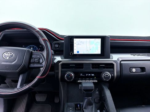 Used 2025 Toyota Tacoma SR5 AWD/4WD image 19