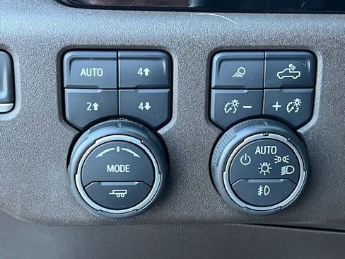 Certified 2022 Chevrolet Silverado 1500 LTZ image 34