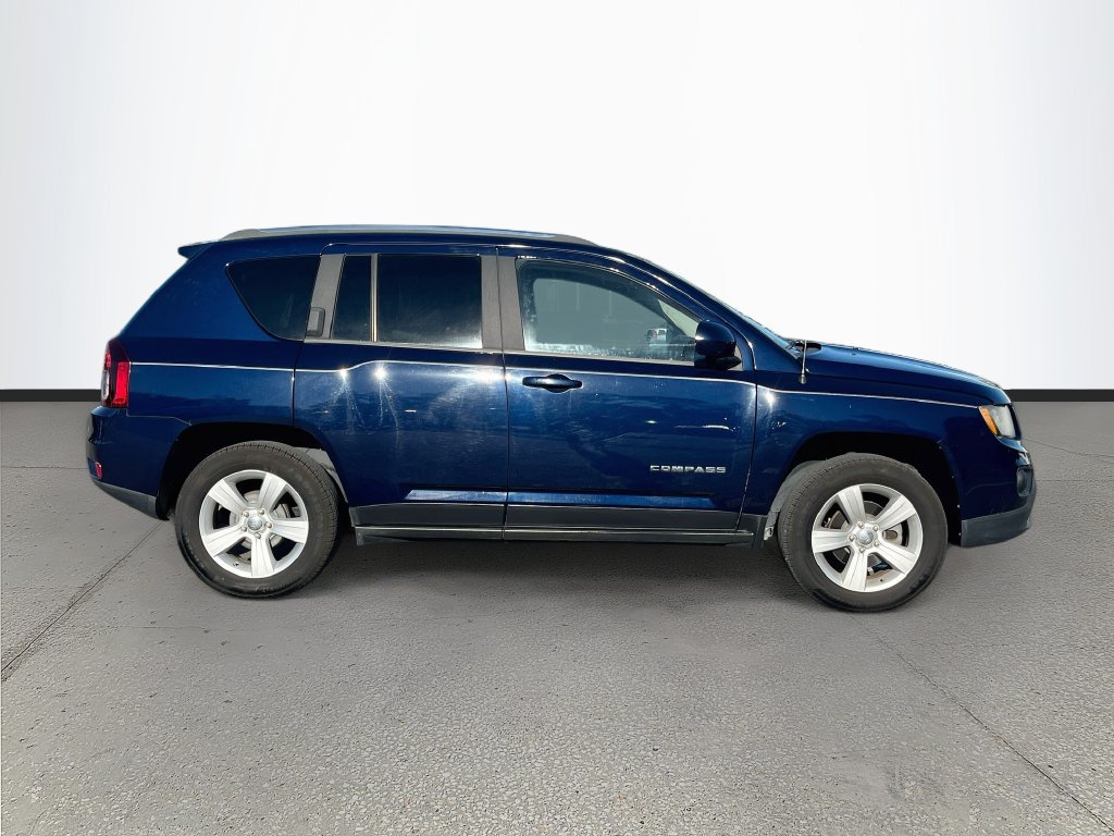 Used 2014 Jeep Compass Latitude FWD image 8