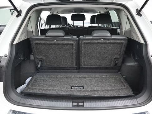 Used 2023 Volkswagen Tiguan SE FWD image 31