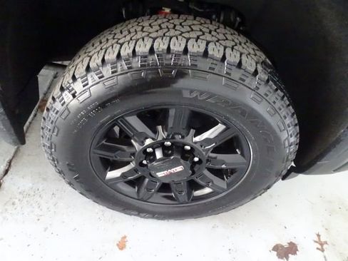 Used 2024 GMC Sierra 3500 AT4 w/ Technology Package image 30