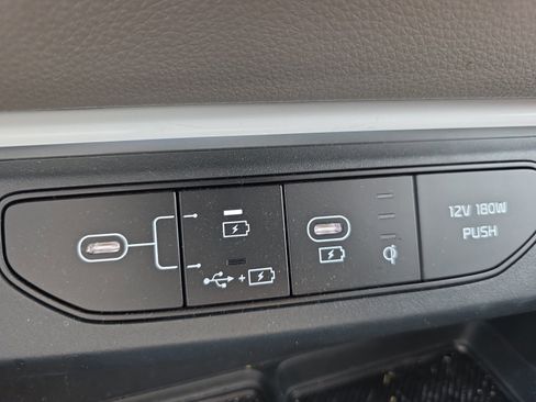 Certified 2026 Kia Carnival EX image 19