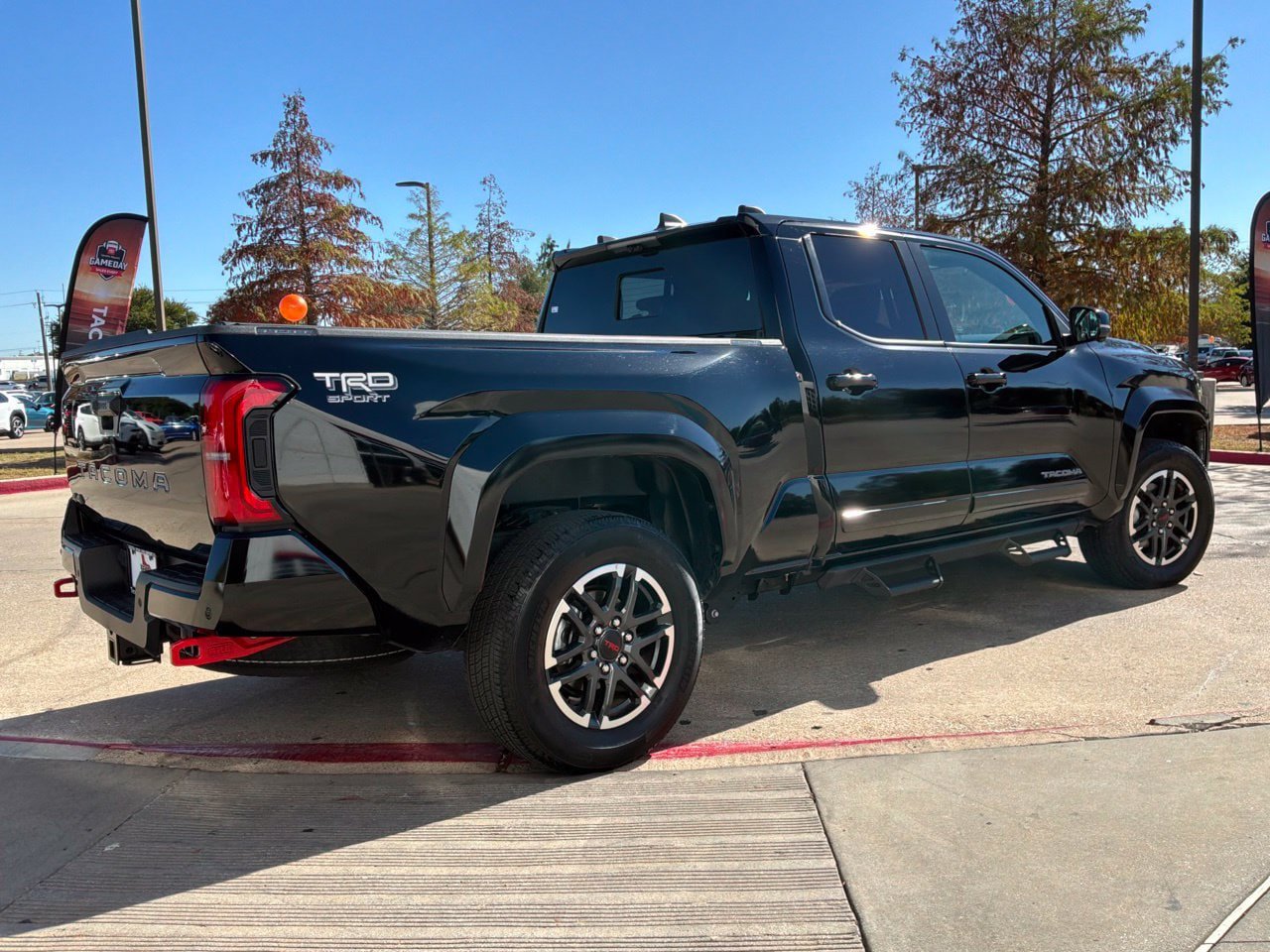 Used 2024 Toyota Tacoma TRD Sport w/ TRD Sport Premium Package AWD/4WD image 6
