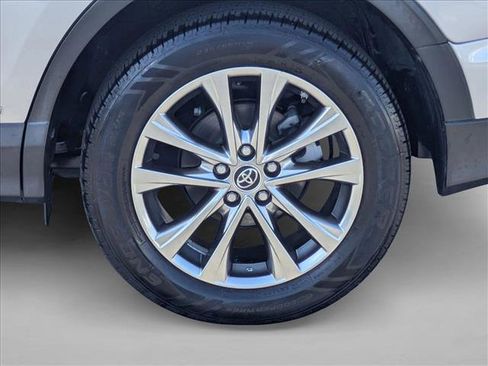 Used 2017 Toyota RAV4 Limited image 22