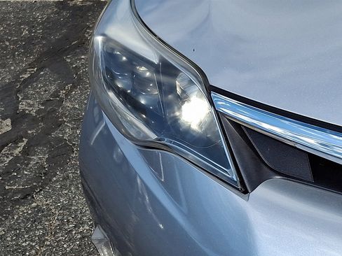 Used 2017 Toyota Avalon XLE image 12