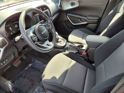 Used 2025 Kia Soul S FWD image 12