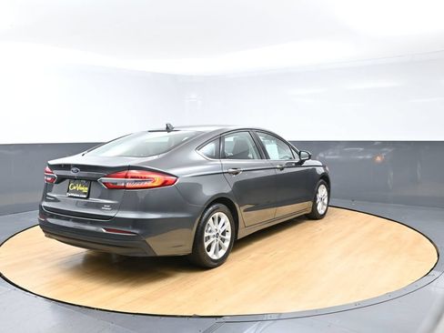 Used 2020 Ford Fusion SE FWD image 4