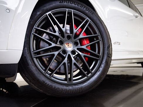 Used 2026 Porsche Cayenne GTS AWD/4WD image 12
