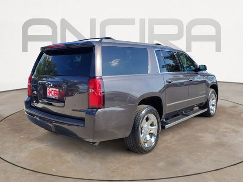 Used 2017 Chevrolet Suburban LT w/ LT Signature Package AWD/4WD image 11