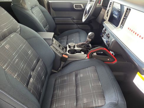 New 2025 Ford Bronco Heritage Edition image 10