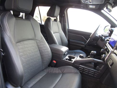 Certified 2025 Toyota 4Runner TRD Off-Road Premium image 20