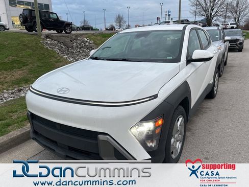 Used 2024 Hyundai Kona SE image 1