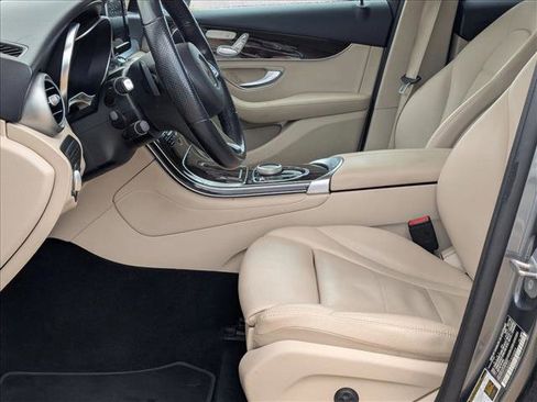 Used 2019 Mercedes-Benz GLC 300 image 16