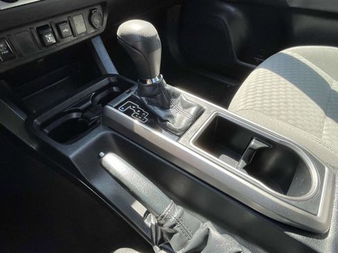 Used 2022 Toyota Tacoma SR5 w/ Technology Package RWD image 35