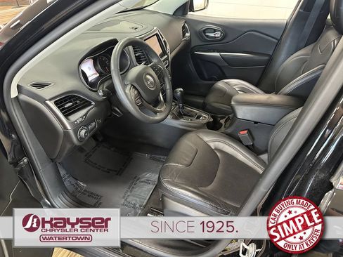 Certified 2021 Jeep Cherokee Latitude Lux w/ Comfort/Convenience Group AWD/4WD image 9